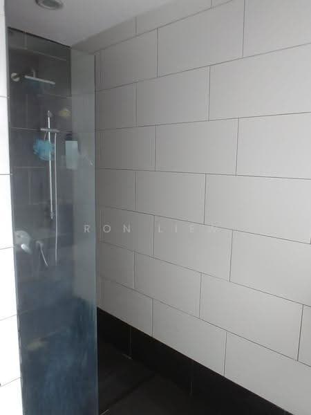 Kediaman Servis untuk Dijual di Univ 360 Place - Ron Liew - Bathroom - PropertyGuru.com.my