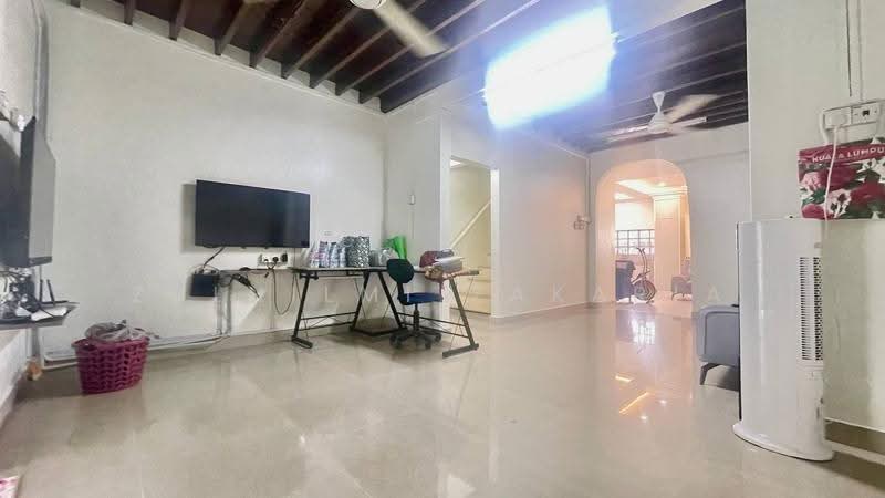 Rumah Teres 2-Tingkat untuk Dijual di Petaling Jaya (Selangor) - Zulhilmi Zakaria - Living Room - PropertyGuru.com.my