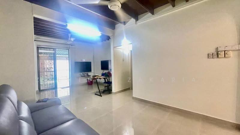 Rumah Teres 2-Tingkat untuk Dijual di Petaling Jaya (Selangor) - Zulhilmi Zakaria - Living Room - PropertyGuru.com.my