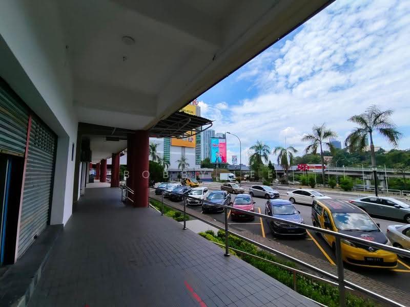 Shop / Office untuk Disewa di Desa Petaling (Kuala Lumpur) - Bobby Lee - Exterior - PropertyGuru.com.my