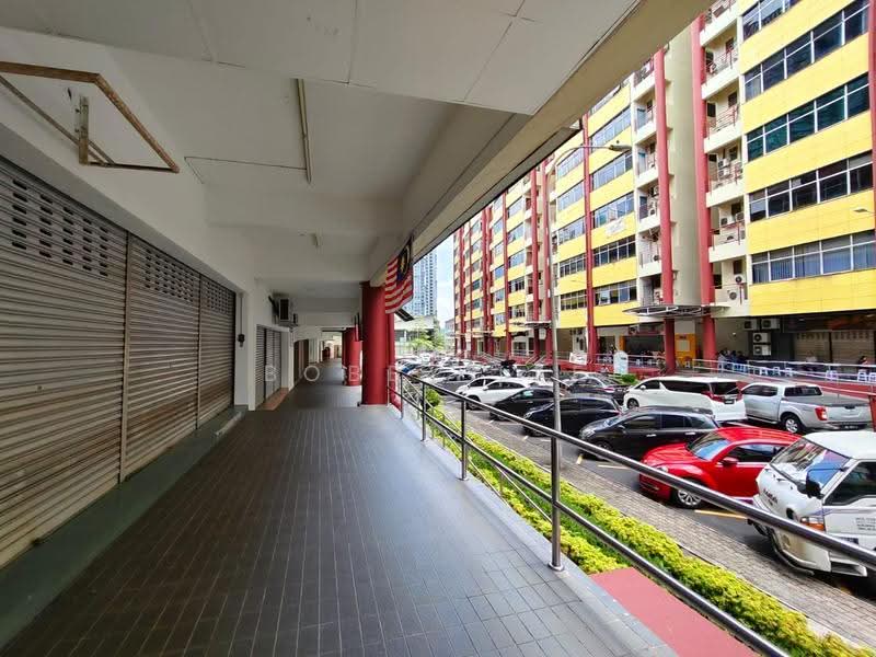 Shop / Office untuk Disewa di Desa Petaling (Kuala Lumpur) - Bobby Lee - Exterior - PropertyGuru.com.my