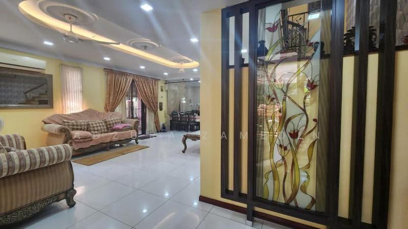 2-storey Terraced House for Sale in Cahaya Spk (Shah Alam) - Adzura Zamedin - Living Room - PropertyGuru.com.my