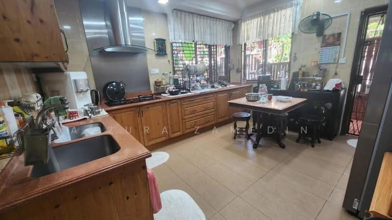 2-storey Terraced House for Sale in Cahaya Spk (Shah Alam) - Adzura Zamedin - Kitchen - PropertyGuru.com.my