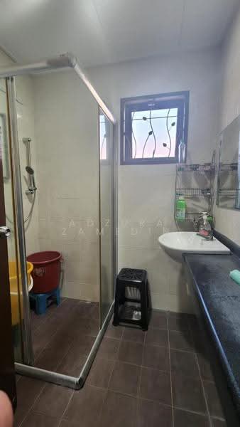 2-storey Terraced House for Sale in Cahaya Spk (Shah Alam) - Adzura Zamedin - Bathroom - PropertyGuru.com.my