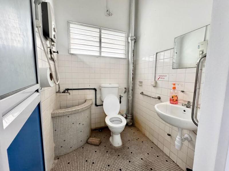 Rumah Berkembar untuk Disewa di Pulau Tikus (George Town) - Ping Koay - Bathroom - PropertyGuru.com.my