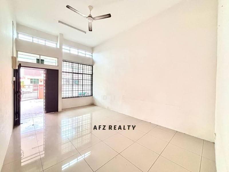 Rumah Berkembar untuk Dijual di Sungai Petani (Kedah) - Wadie . - Living Room - PropertyGuru.com.my