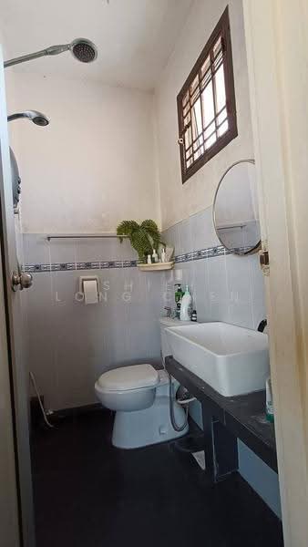 Pangsapuri untuk Dijual di Villa Bestari Apartment - Shieh Long Chen - Bathroom - PropertyGuru.com.my