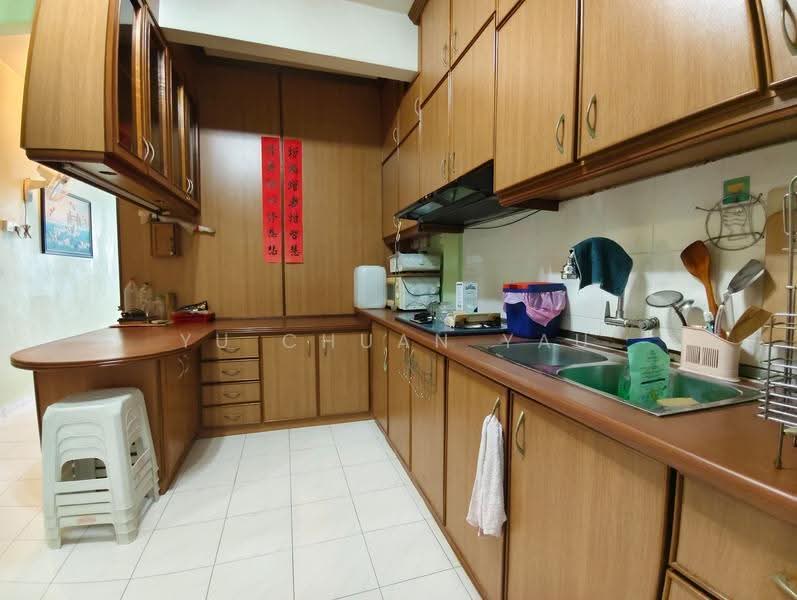 Flat for Sale at Taman Cheng Ria - Yu Chuan Yau - Kitchen - PropertyGuru.com.my
