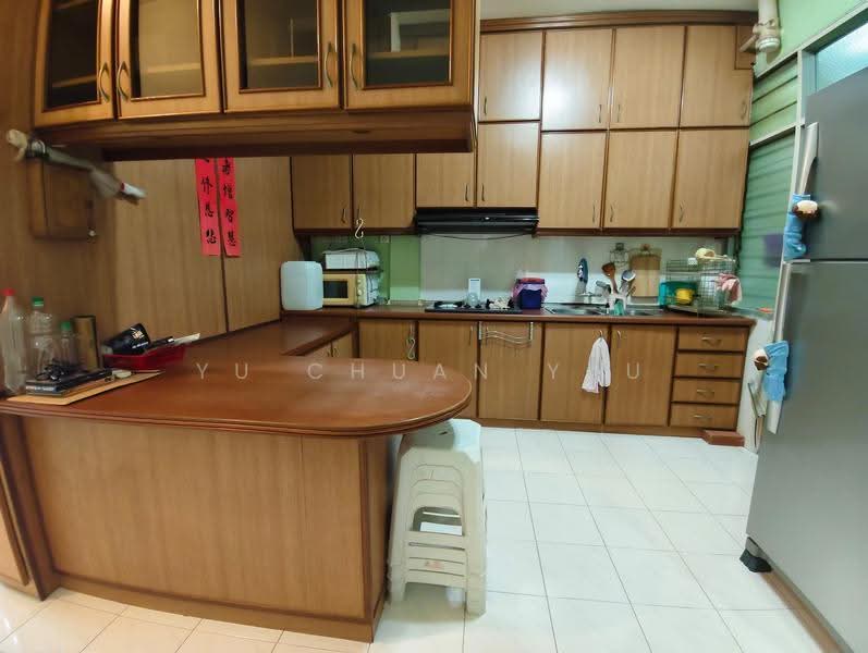Flat for Sale at Taman Cheng Ria - Yu Chuan Yau - Kitchen - PropertyGuru.com.my