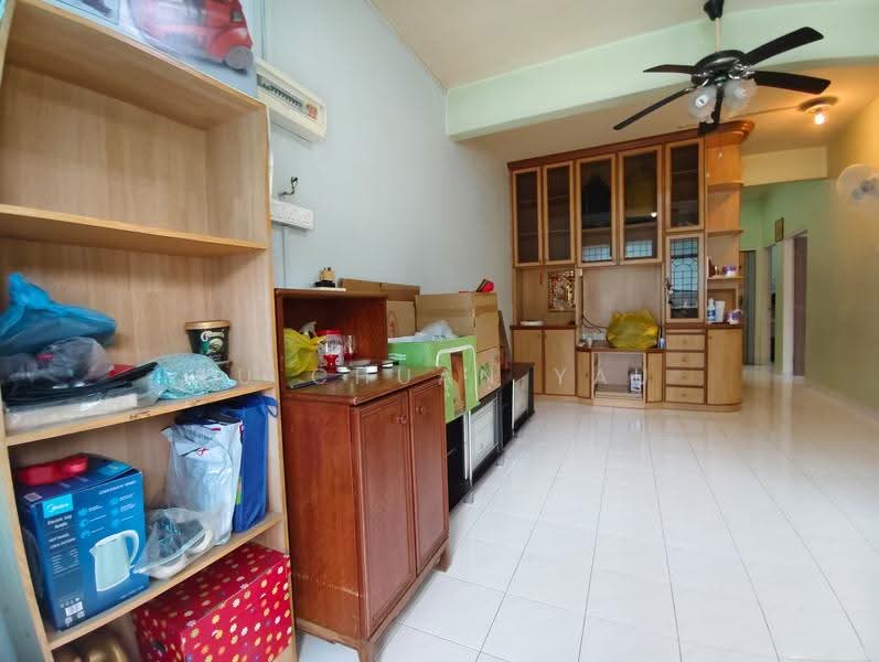 Flat for Sale at Taman Cheng Ria - Yu Chuan Yau - Living Room - PropertyGuru.com.my
