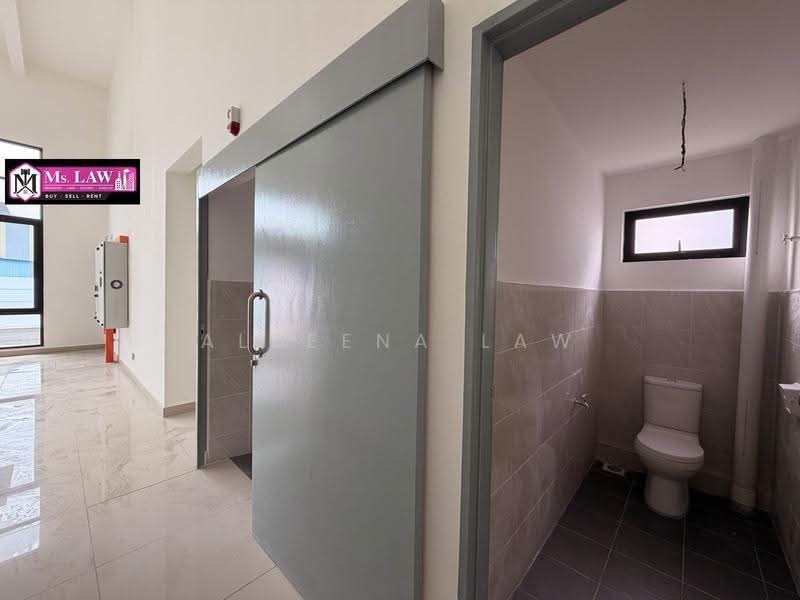 Factory for Rent in Bukit Mertajam (Penang) - Albeena Law - Bathroom - PropertyGuru.com.my