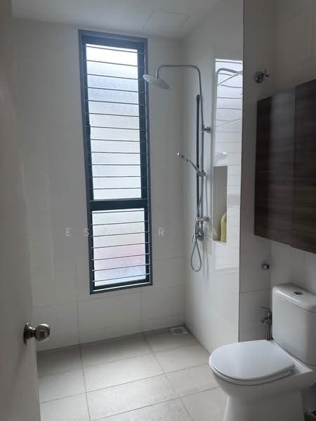 Rumah Teres 3-Tingkat untuk Dijual di Taman Putra Prima (Puchong) - Esther Law - Bathroom - PropertyGuru.com.my