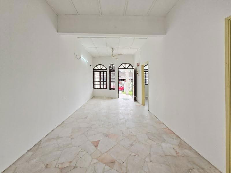 1-storey Terraced House for Sale in Taman Bunga Negara (Shah Alam) - Kevin Look - Interior - PropertyGuru.com.my