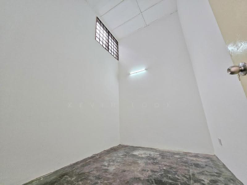1-storey Terraced House for Sale in Taman Bunga Negara (Shah Alam) - Kevin Look - Interior - PropertyGuru.com.my