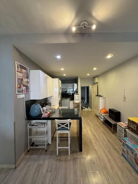 Kediaman Servis untuk Disewa di Metropolitan Square - CS OW - Kitchen - PropertyGuru.com.my