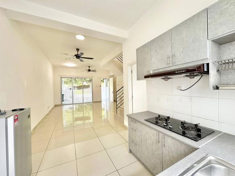 3-storey Terraced House for Sale in Seri Kembangan (Selangor) - Nur Adibah Ishak - Living Room - PropertyGuru.com.my