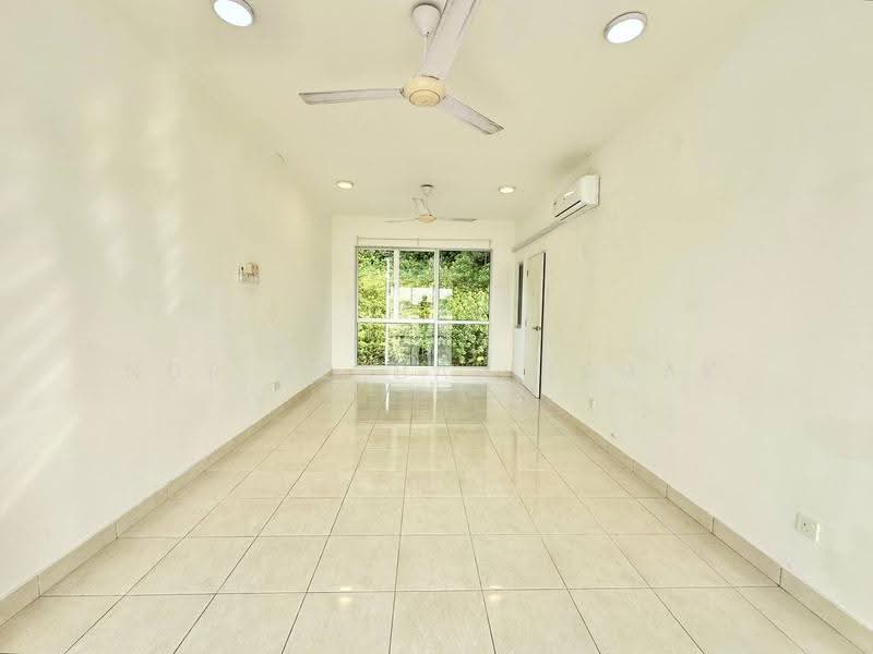 3-storey Terraced House for Sale in Seri Kembangan (Selangor) - Nur Adibah Ishak - Living Room - PropertyGuru.com.my
