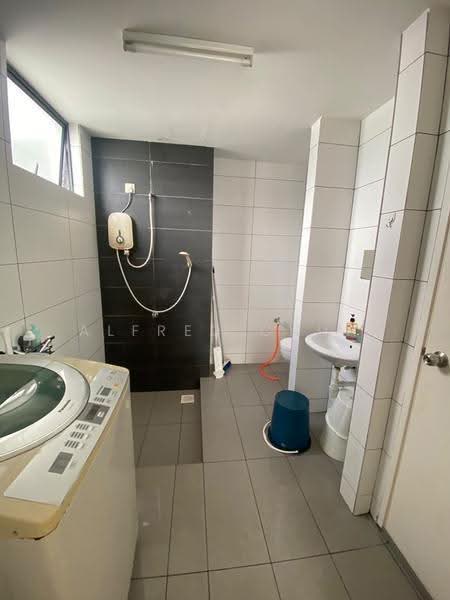 Kondominium untuk Disewa di Wellesley Residences - Alfred Chua - Bathroom - PropertyGuru.com.my
