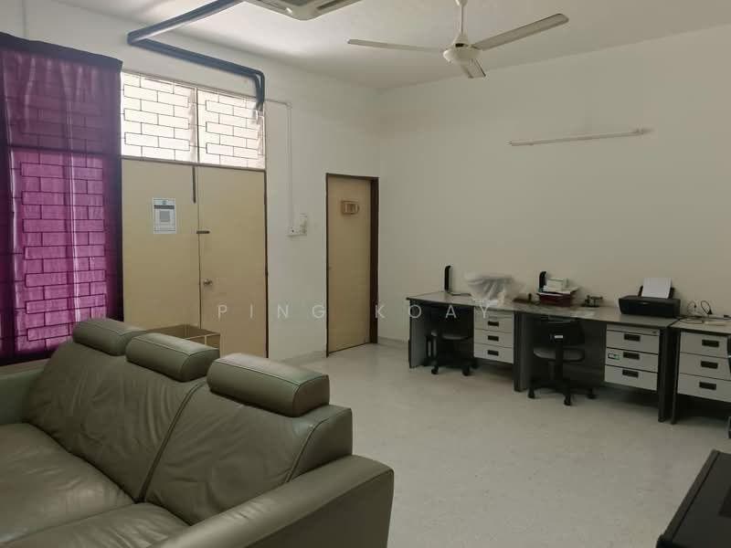 2-storey Terraced House for Sale in Island Park (Jelutong) - Ping Koay - Living Room - PropertyGuru.com.my