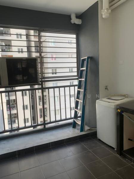 Kediaman Servis untuk Dijual di Maxim Residences - Chooi Mun Kum - Balcony - PropertyGuru.com.my