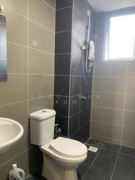 Kediaman Servis untuk Dijual di Maxim Residences - Chooi Mun Kum - Bathroom - PropertyGuru.com.my