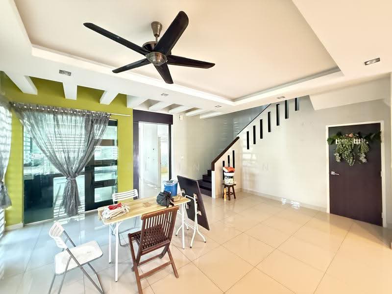 Rumah Berkembar untuk Dijual di Kampung Perlis (Bayan Lepas) - Kelvin Tan - Living Room - PropertyGuru.com.my