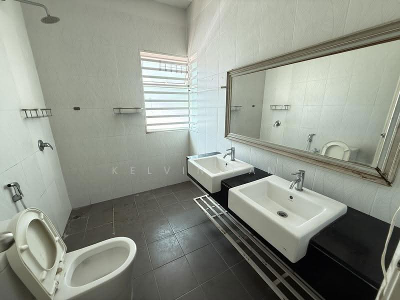Rumah Berkembar untuk Dijual di Kampung Perlis (Bayan Lepas) - Kelvin Tan - Bathroom - PropertyGuru.com.my