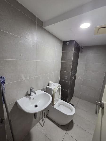 Service Residence for Sale at Pinnacle Petaling Jaya - Aidan Yong - Bathroom - PropertyGuru.com.my