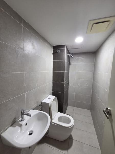 Service Residence for Sale at Pinnacle Petaling Jaya - Aidan Yong - Bathroom - PropertyGuru.com.my