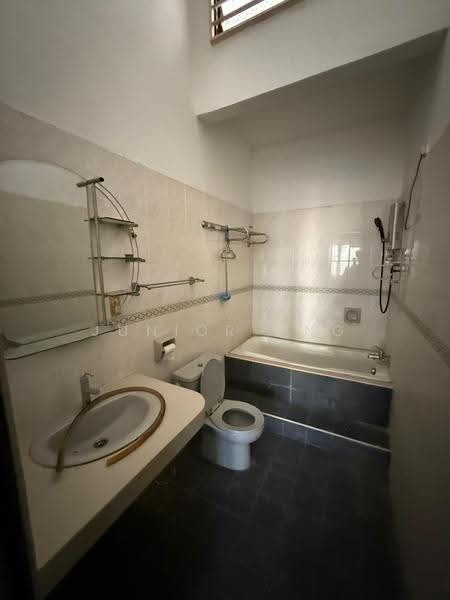 2-storey Terraced House for Sale in Sungai Buloh (Selangor) - Junior Ong - Bathroom - PropertyGuru.com.my