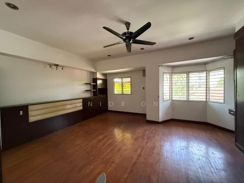 2-storey Terraced House for Sale in Sungai Buloh (Selangor) - Junior Ong - Living Room - PropertyGuru.com.my