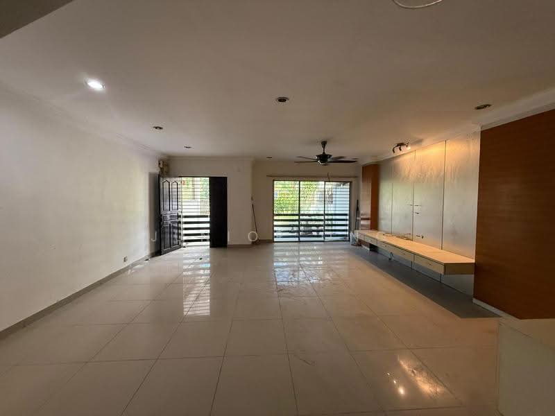 2-storey Terraced House for Sale in Sungai Buloh (Selangor) - Junior Ong - Living Room - PropertyGuru.com.my