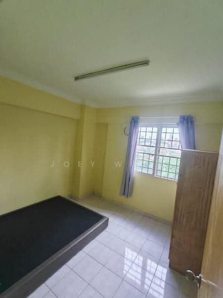 Pangsapuri untuk Dijual di Avenue Court - Joey Wong - Bedroom - PropertyGuru.com.my