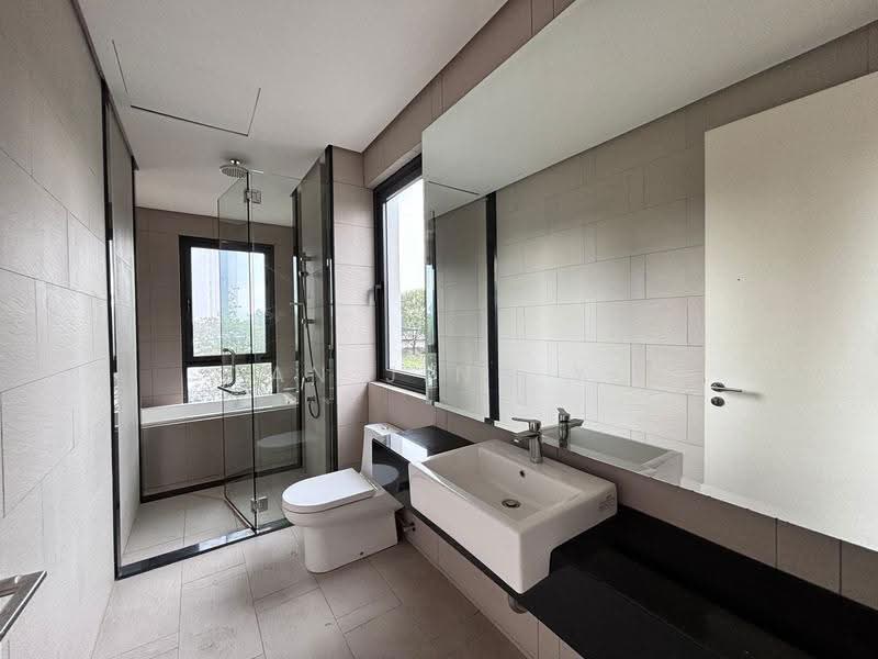 Rumah Teres 3-Tingkat untuk Dijual di Gelugor (Penang) - Tan Jing Yi - Bathroom - PropertyGuru.com.my
