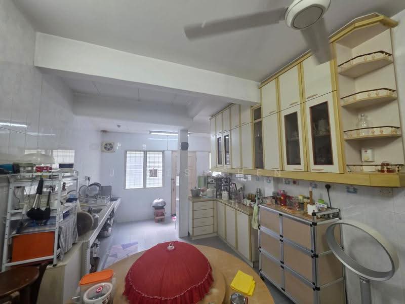 Rumah Teres 2-Tingkat untuk Dijual di Bandar Kinrara Seksyen 1 (Bandar Kinrara) - James Chen - Kitchen - PropertyGuru.com.my