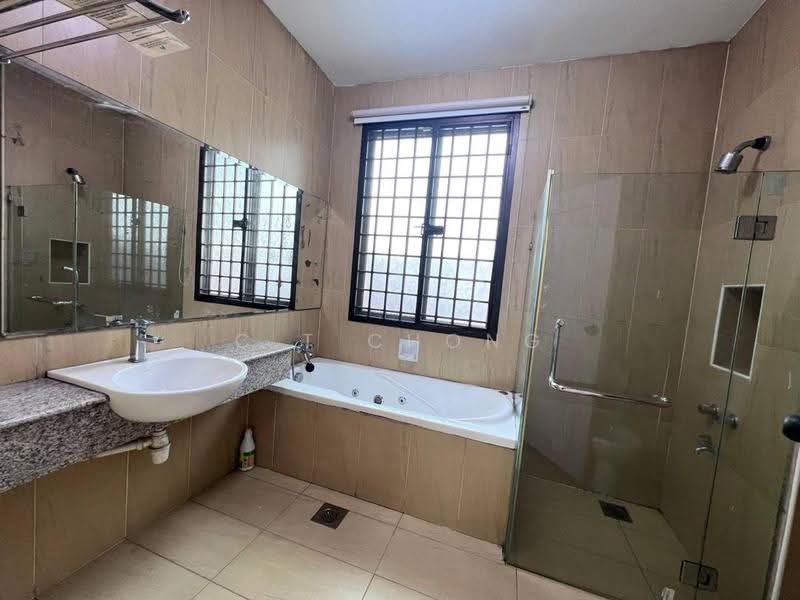 Banglo Pautan untuk Dijual di Taman Austin Perdana (Tebrau) - C.T Chong - Bathroom - PropertyGuru.com.my