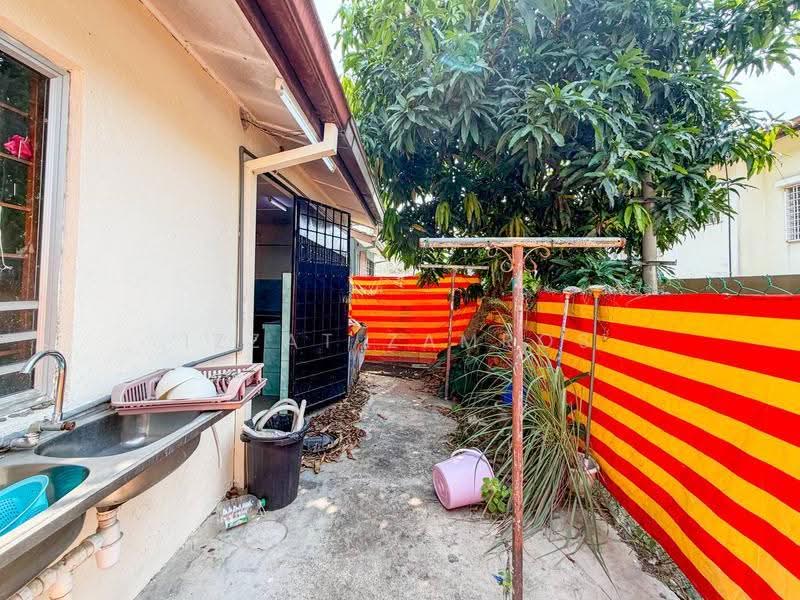 2-storey Terraced House for Sale in Subang Jaya (Selangor) - Izzat Zamros - Exterior - PropertyGuru.com.my