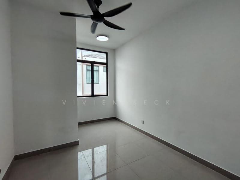 2-storey Terraced House for Rent in Taman Pelangi Indah (Ulu Tiram) - Vivien Keck - Interior - PropertyGuru.com.my