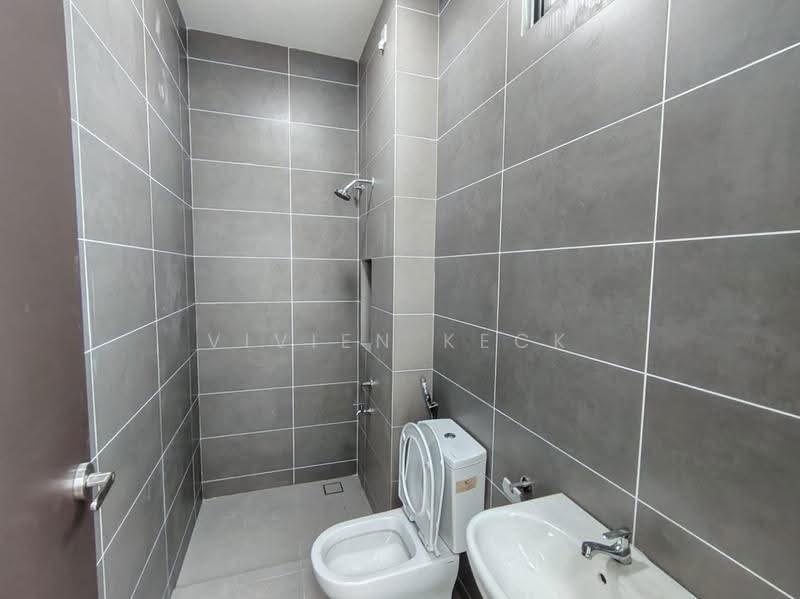 2-storey Terraced House for Rent in Taman Pelangi Indah (Ulu Tiram) - Vivien Keck - Bathroom - PropertyGuru.com.my