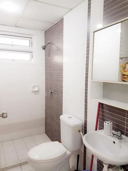 Kondominium untuk Disewa di The Spring - Jinelle Ong - Bathroom - PropertyGuru.com.my