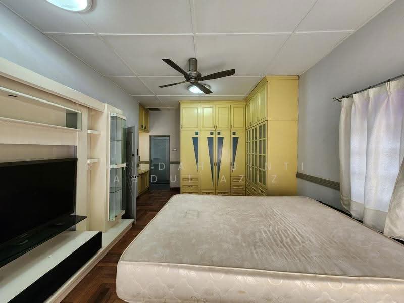 Semi-Detached House for Sale in Seksyen 9 (Shah Alam) - Rafedah Binti Abdul Aziz - Bedroom - PropertyGuru.com.my