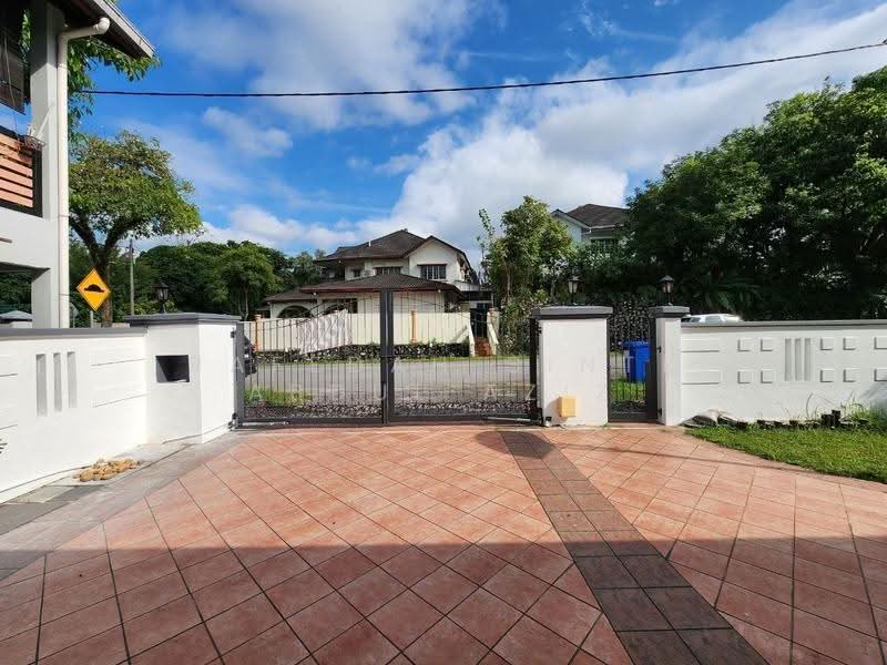 Semi-Detached House for Sale in Seksyen 9 (Shah Alam) - Rafedah Binti Abdul Aziz - Exterior - PropertyGuru.com.my
