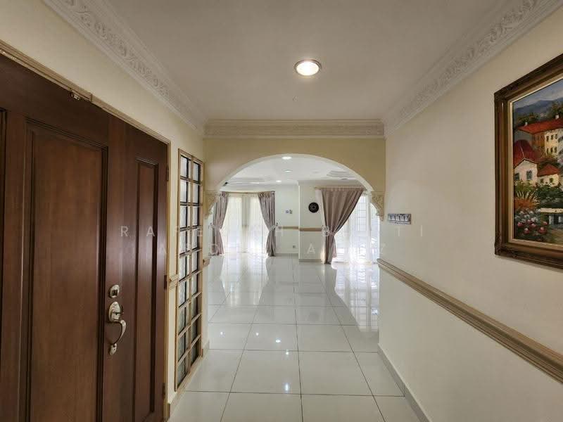 Semi-Detached House for Sale in Seksyen 9 (Shah Alam) - Rafedah Binti Abdul Aziz - Entrance - PropertyGuru.com.my