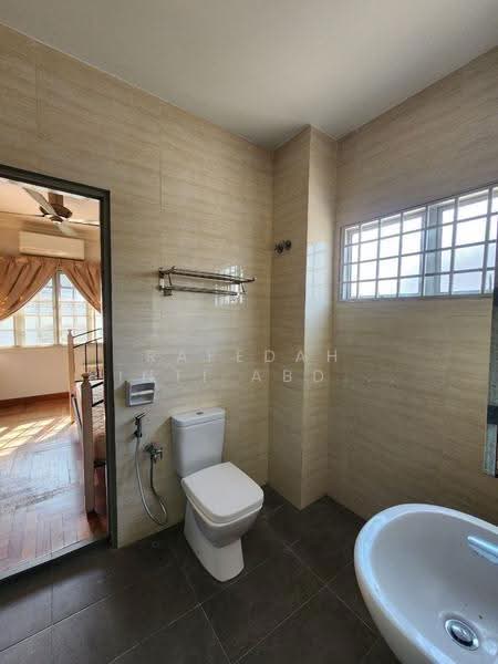 Semi-Detached House for Sale in Seksyen 9 (Shah Alam) - Rafedah Binti Abdul Aziz - Bathroom - PropertyGuru.com.my