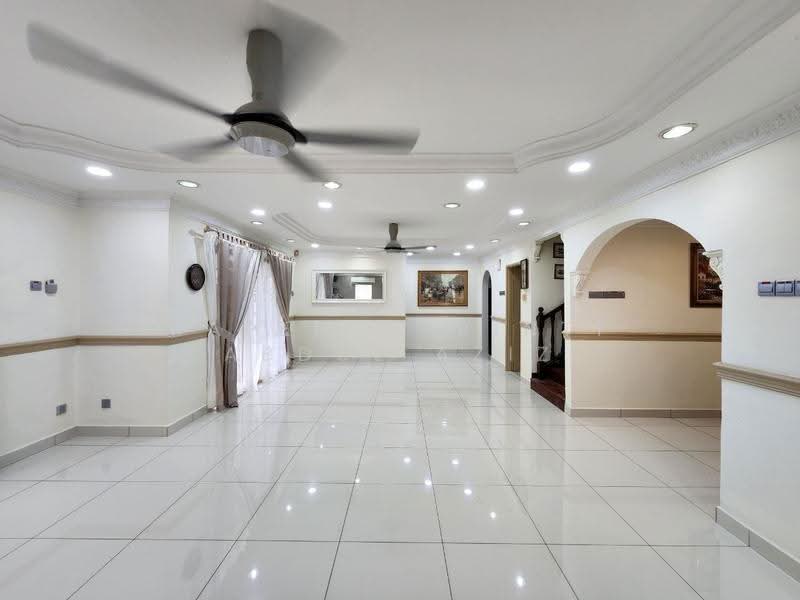 Semi-Detached House for Sale in Seksyen 9 (Shah Alam) - Rafedah Binti Abdul Aziz - Living Room - PropertyGuru.com.my