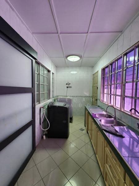 Semi-Detached House for Sale in Seksyen 9 (Shah Alam) - Rafedah Binti Abdul Aziz - Kitchen - PropertyGuru.com.my