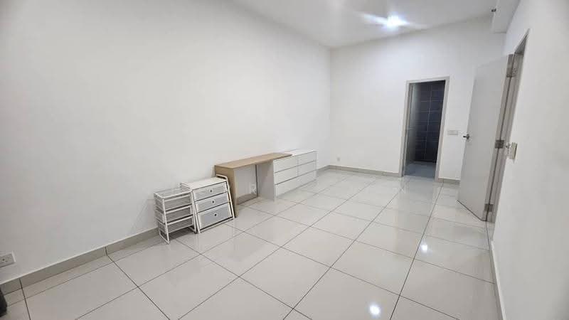 Kediaman Servis untuk Disewa di Setia City Residences - Cherry Chin - Master Room - PropertyGuru.com.my