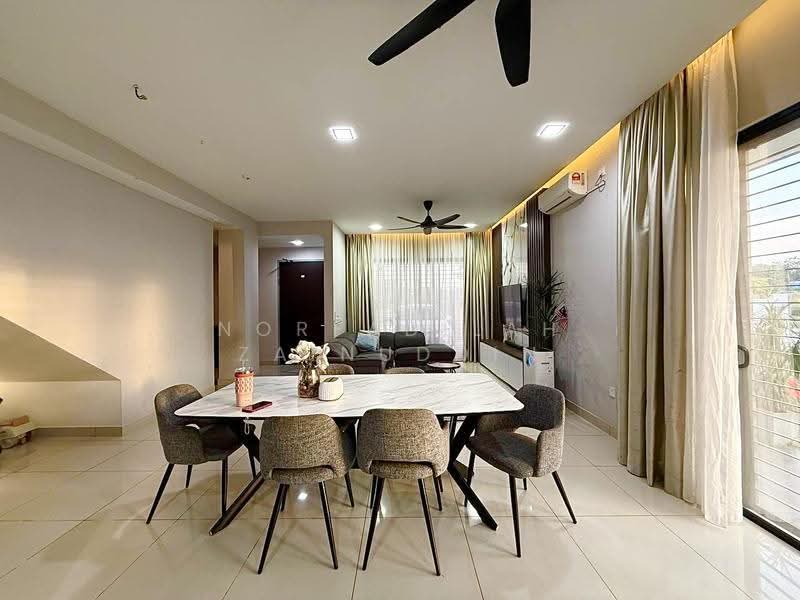 Terraced House for Sale in Elmina (Shah Alam) - NORFADILAH ZAINUDDIN - Living Room - PropertyGuru.com.my