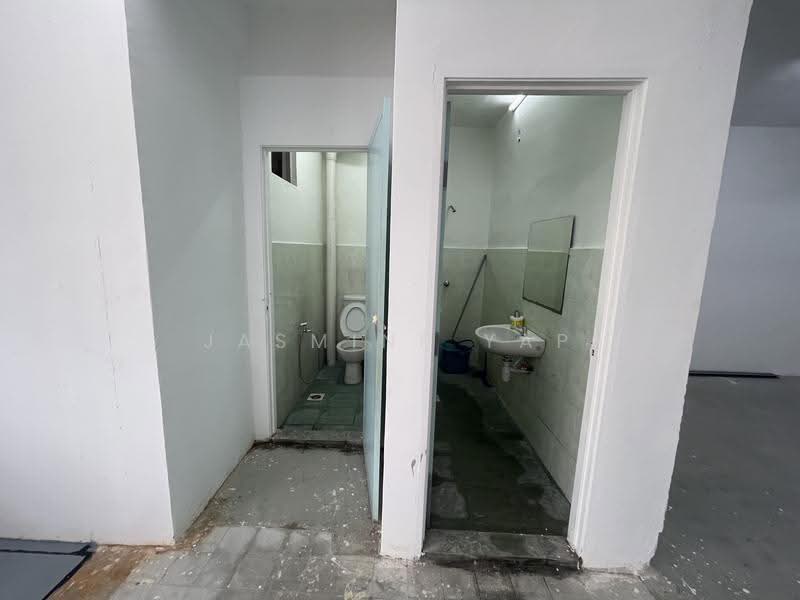 Shop for Rent in Taman Muda (Ampang) - Jasmine Yap - Bathroom - PropertyGuru.com.my