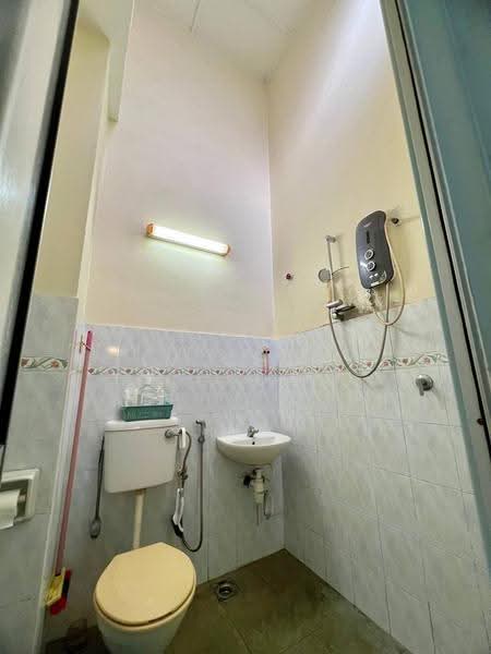 2-storey Terraced House for Sale in Bukit Indah (Iskandar Puteri (Nusajaya)) - Tim Chong - Bathroom - PropertyGuru.com.my
